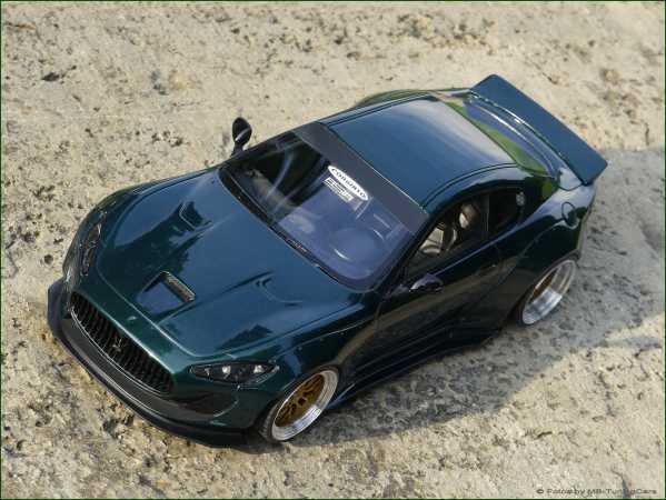 1:18 Maserati Granturismo Coupe LBWK British Green Edition inkl. Leder Vitrine Beige